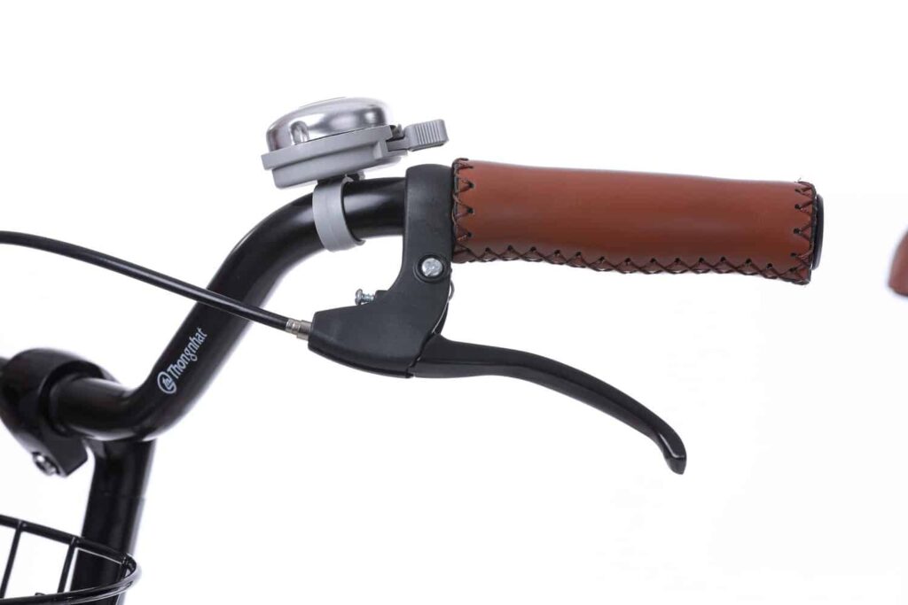Tay xe LD 24″ – 01 2023 được bọc một lớp đệm êm ái